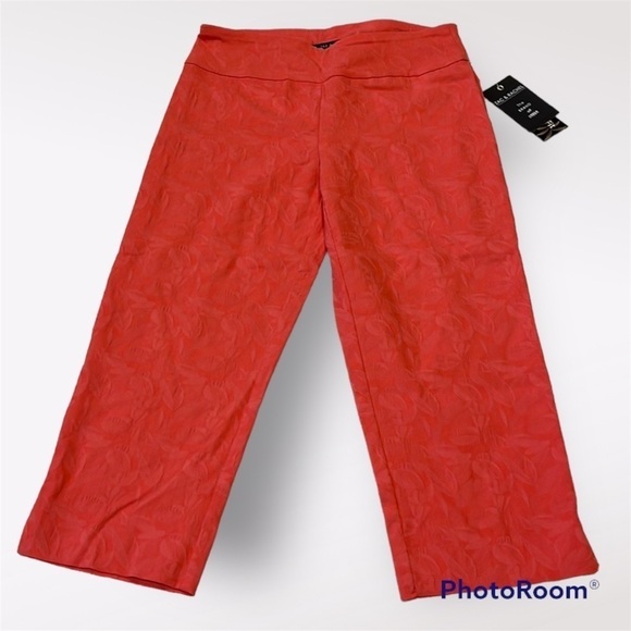 The ultimate Fit by Zac & Rachel floral textured Ankle pants in Klee corral 6 - Picture 1 of 13